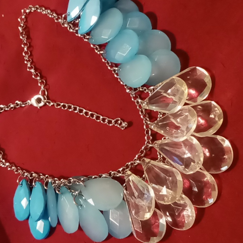 Vera wang Bib collar statement necklace crystal cut Beaded layered